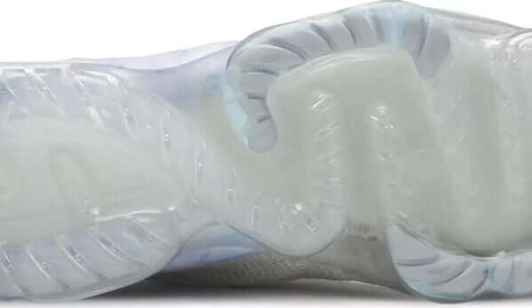 AirVaporMax2020_SummitWhite_dc81c915-3f78-49f3-90f1-e3cc6ed654b6