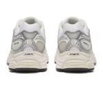Saucony ProGrid Omni 9 'White Silver'