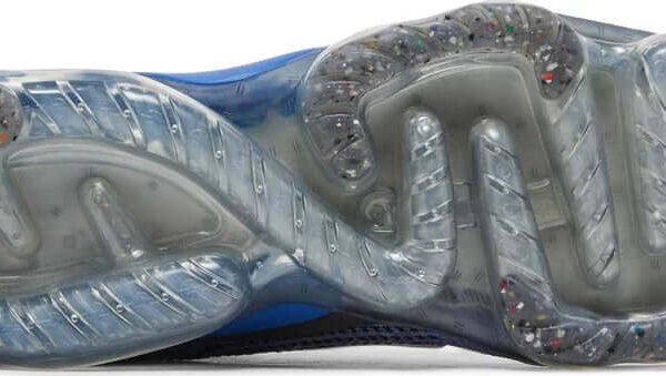 VaporMaxFlyknit_GameRoyalAnthracite_337cfdd3-cab3-4740-8ae2-1601383ac819