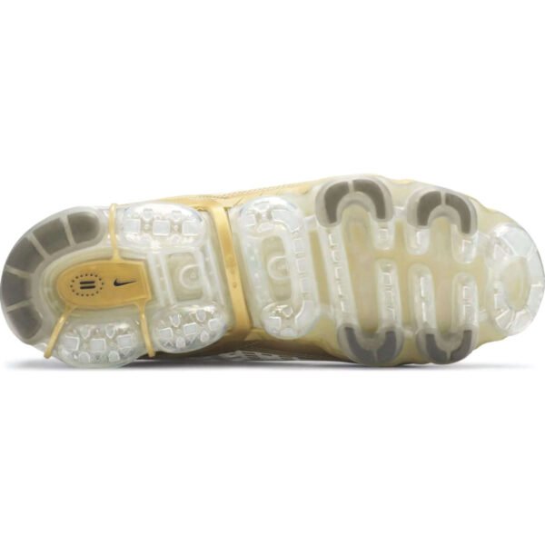 Vapormax360_WhiteMetallicGold_ba8beed5-e755-463b-9b85-1ae31a038e2e