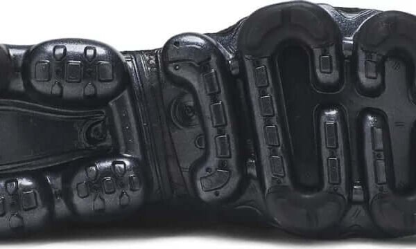 WmnsAirVaporMaxFlyknit3_TripleBlack_d6846938-86b5-4689-8d0c-42137da59a6e