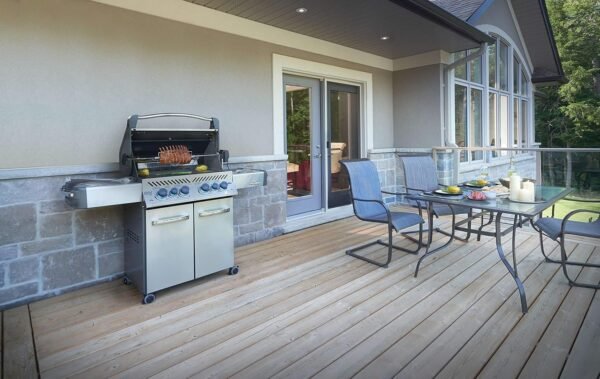 Napoleon Prestige 500 Natural Gas Grill