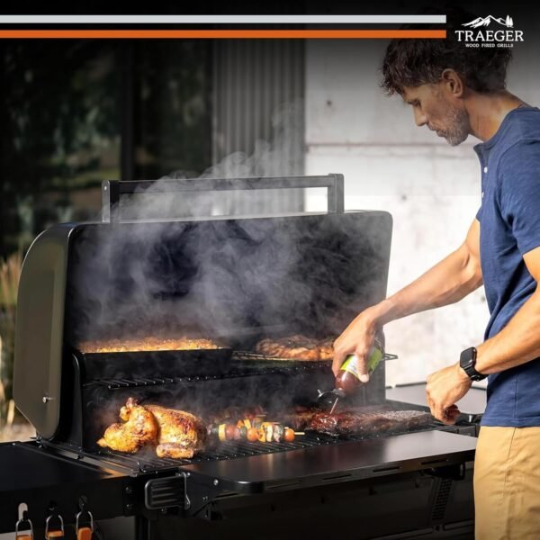 Traeger Woodridge Pro Pellet Grill